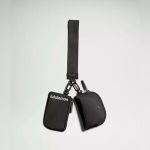 lululemon athletica Black woman’s unisex  Men's Dual Pouch Set wallet gunmetal